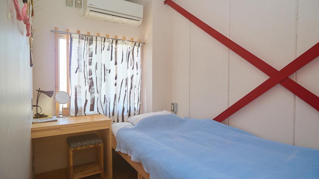 Kamagasaki University Of The Arts Cafe Garden Guest House Aka Cocoroom Ōsaka Exterior foto