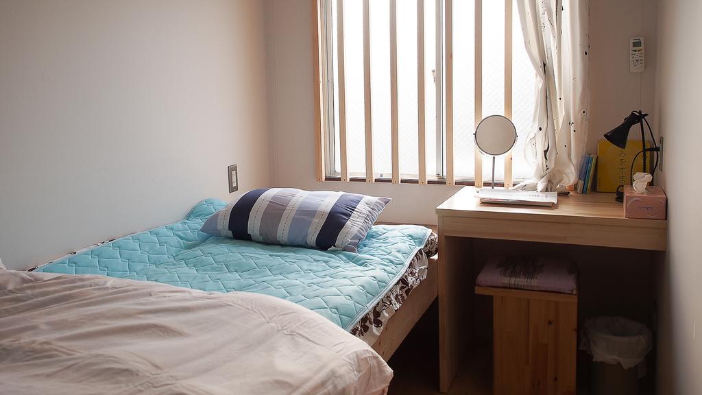 Kamagasaki University Of The Arts Cafe Garden Guest House Aka Cocoroom Ōsaka Exterior foto